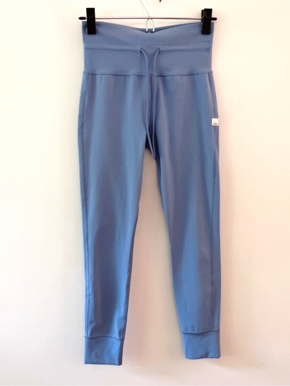 Vuori Daily Leggings Women’s Size S Blue 7/8 length EUC